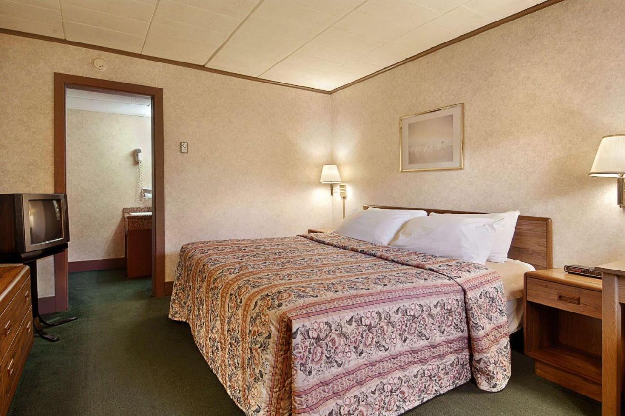 Aderi Hotel Near Bucknell University Lewisburg Room photo